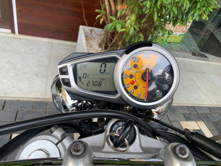 Triumph Street Triple 675 Review