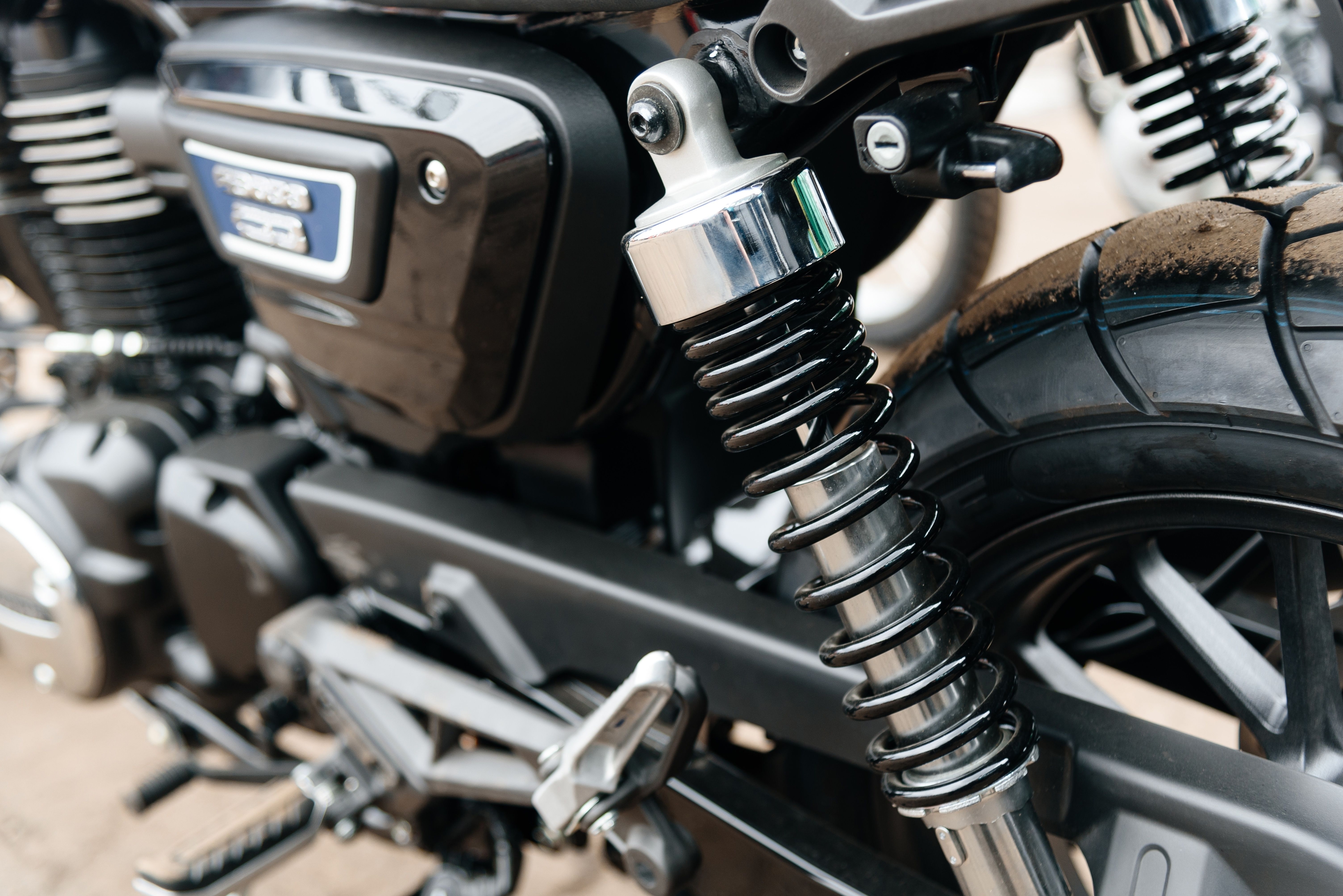 How to Adjust Your Motorcycle Shock Absorber Based on Riding Style feature image