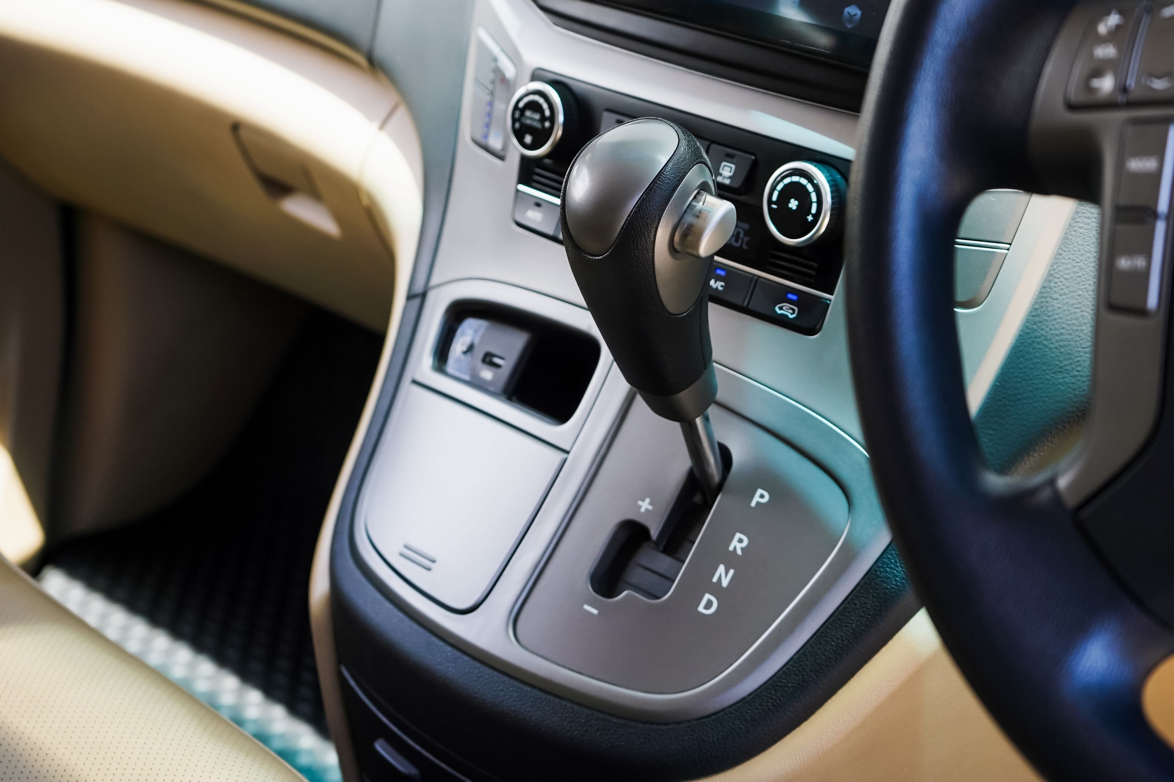 Things You Should Never Do in an Auto Gear Vehicle feature image