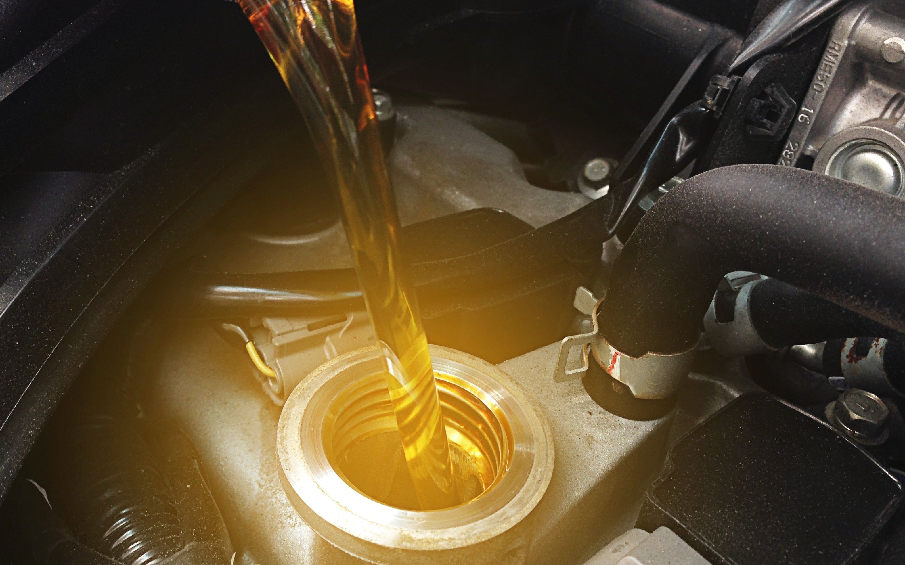 What Happens to the Engine If the Oil Is Low? feature image