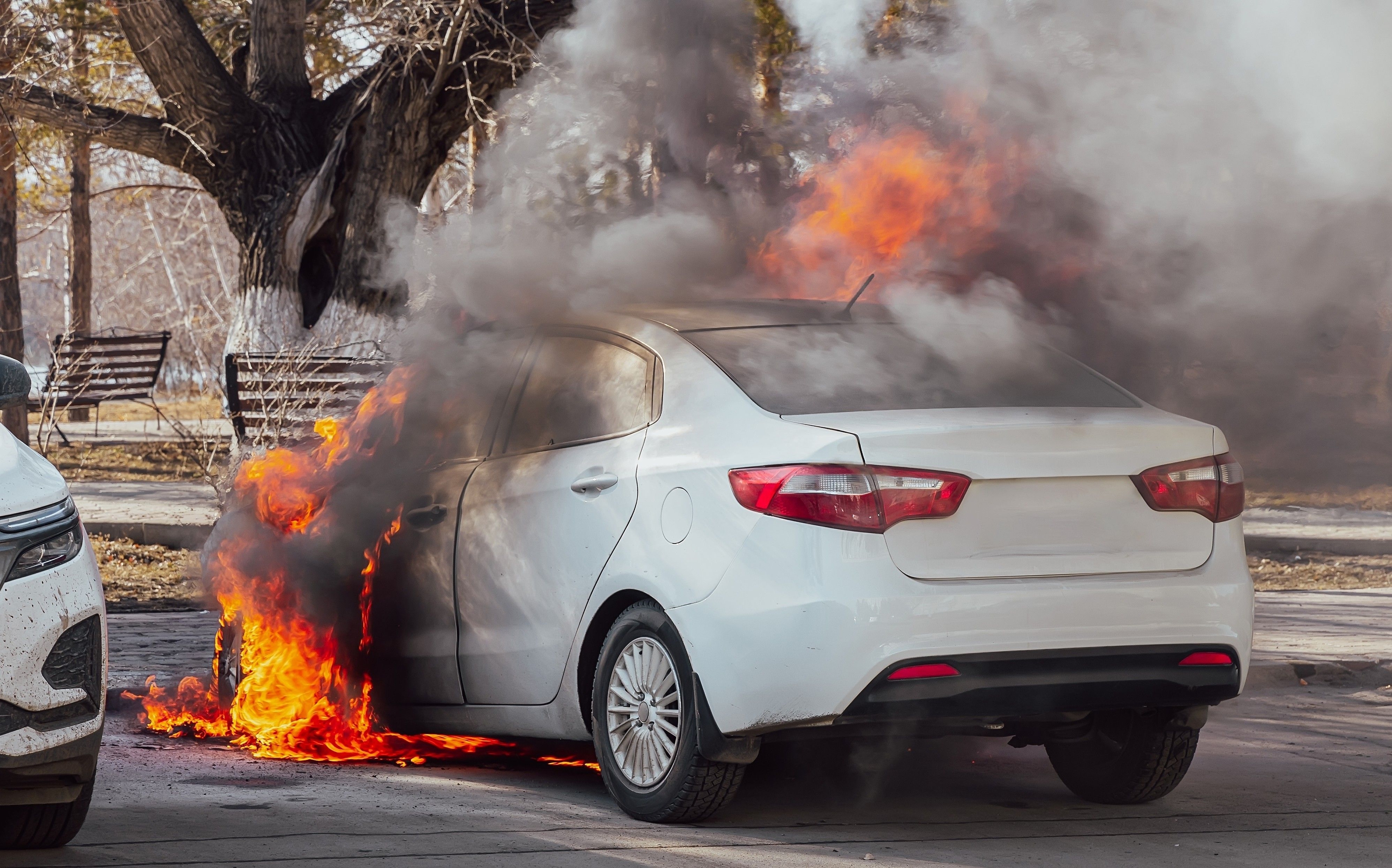 Steps to Follow If a Vehicle Catches Fire feature image