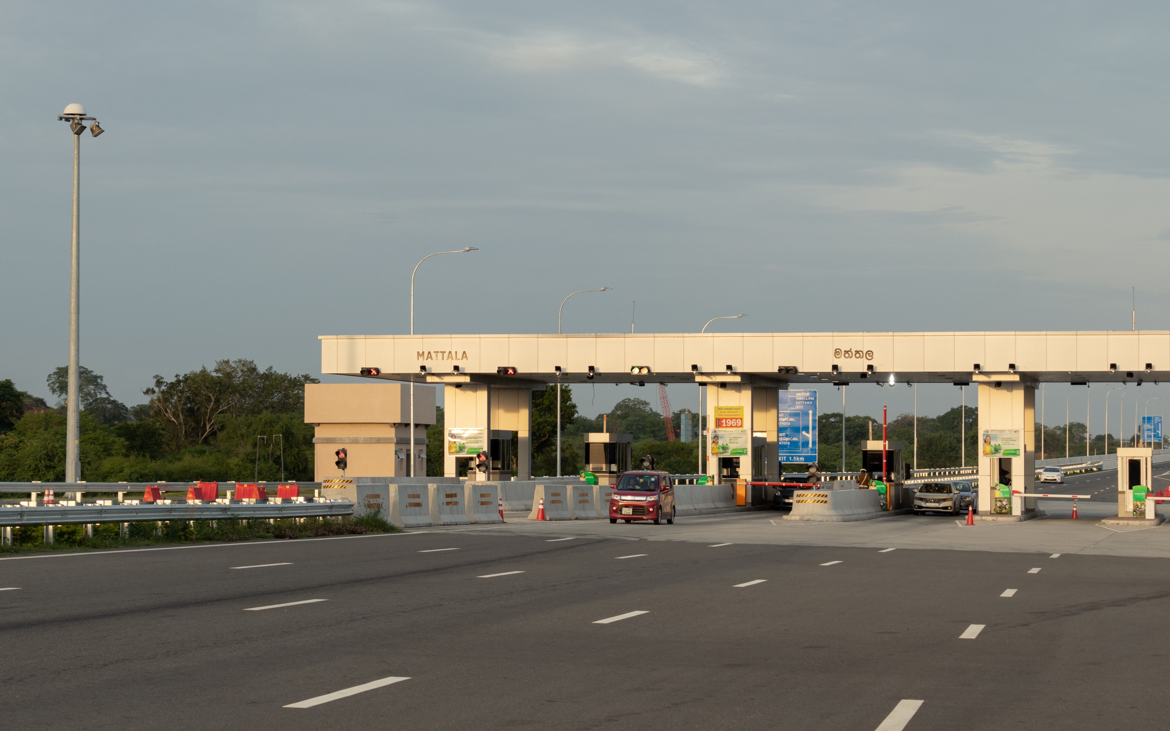 How to Drive a Car Properly on the Highway feature image