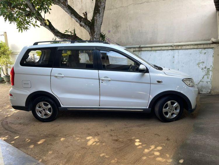 new-project.title-alts.detail.image-gallery.alt