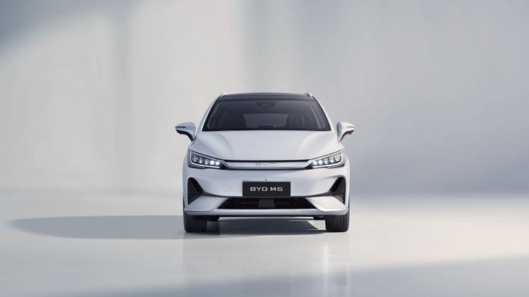 BYD M6 2024