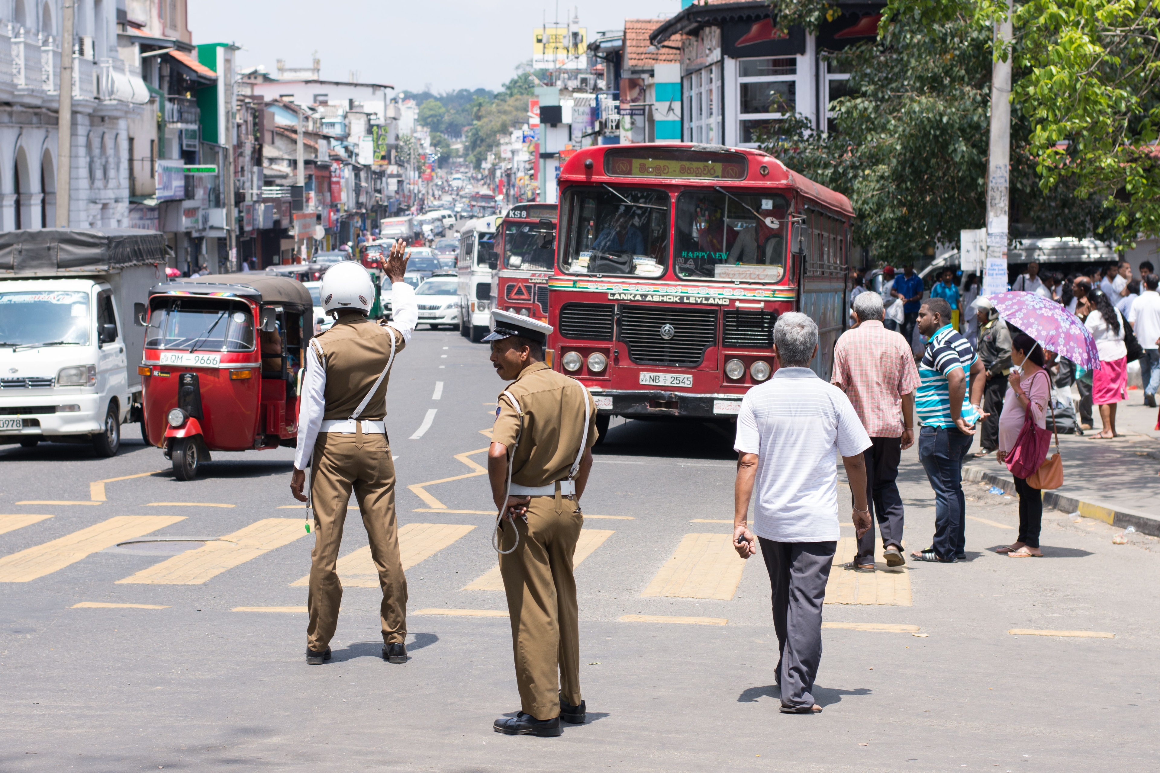 මගී ප්රවාහන වාහන මාසිකව පරීක්ෂා කිරීම නීතියක් බවට පත් කිරිමේ තීරණයක් feature image