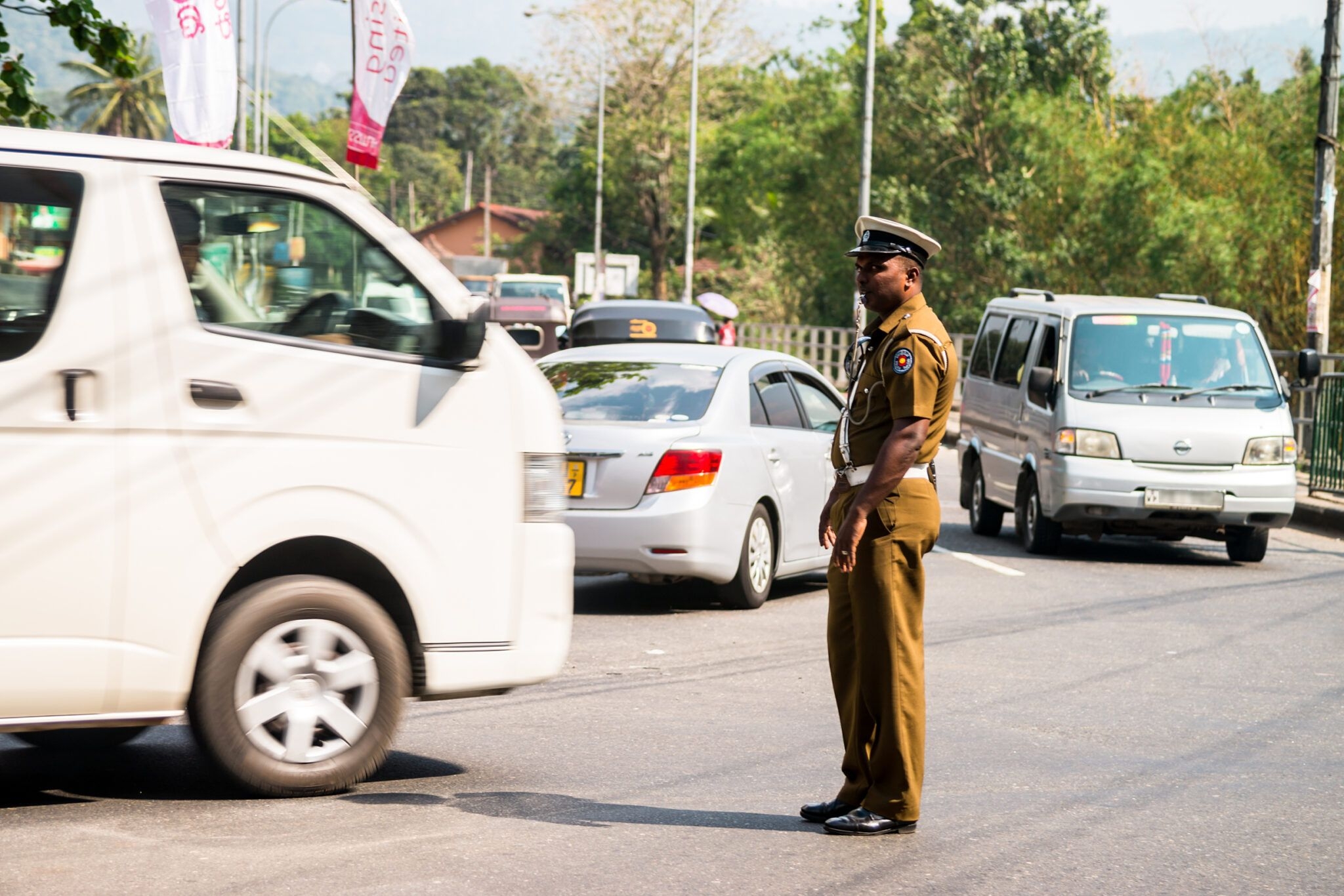 රාත්රී කාලයේදී රථවාහන දඩ ගෙවිය හැකි ස්ථාන සඳහන් කරමින් තැපැල් දෙපාර්තමේන්තුවෙන් නිවේදනයක් feature image