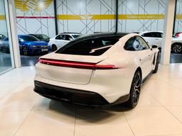 Porsche Taycan EV 2024 සමාලෝචනය
