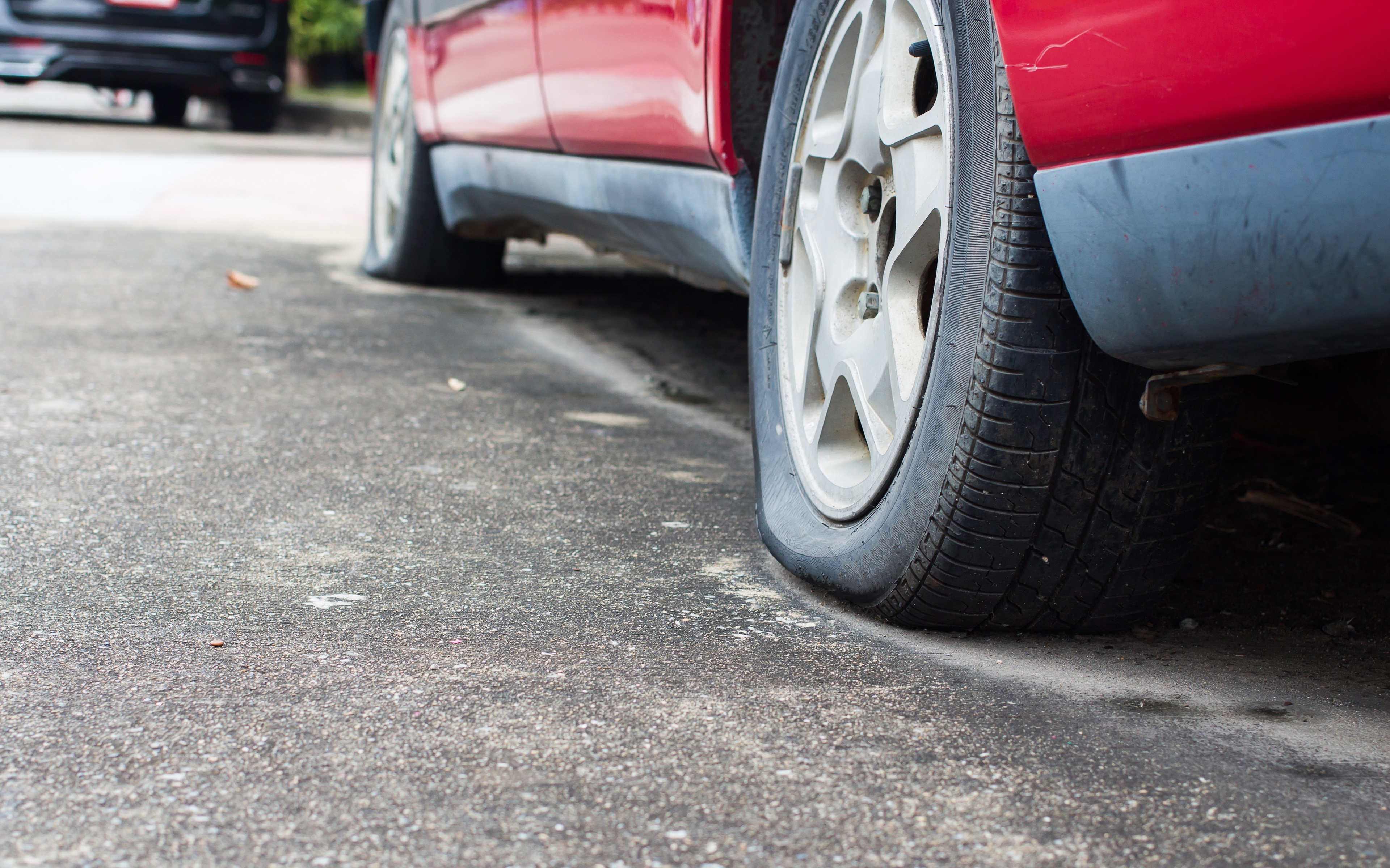 වාහනයට ටයර් මිලදී ගැනීමේදී ඔබ අතින් සිදුවන වැරදි feature image